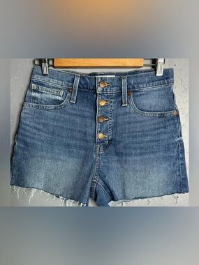 Madewell high rise denim exposed button shorts size 26